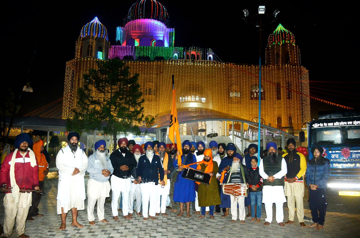 Organized Vishal Prabhat Feri dedicated to Jathedar Baba Hanuman Singh Ji's birthday